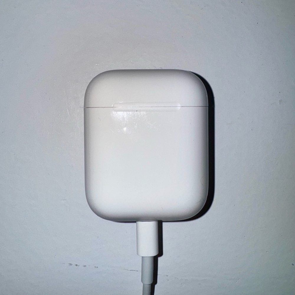 1st & 2nd generation AirPods charging case